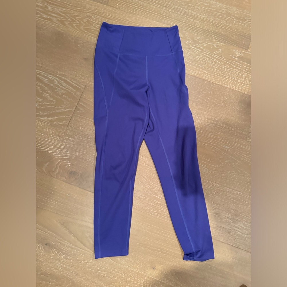 Girlfriend Collective Small Purple Leggings. 💜⚡️